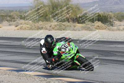 media/Dec-07-2025-CVMA (Sun) [[3e7d2de5dc]]/Race 4-Supersport Middleweight/